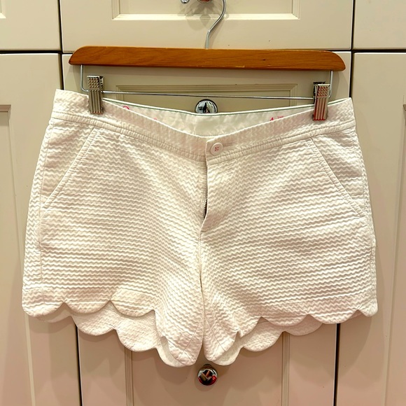Lilly Pulitzer Pants - Lilly Pulitzer Buttercup Shorts White Waffle/Jaquard Size 4 - EUC